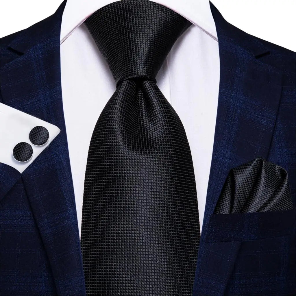 Men's Black Silk Paisley Tie for Travel-Friendly Style