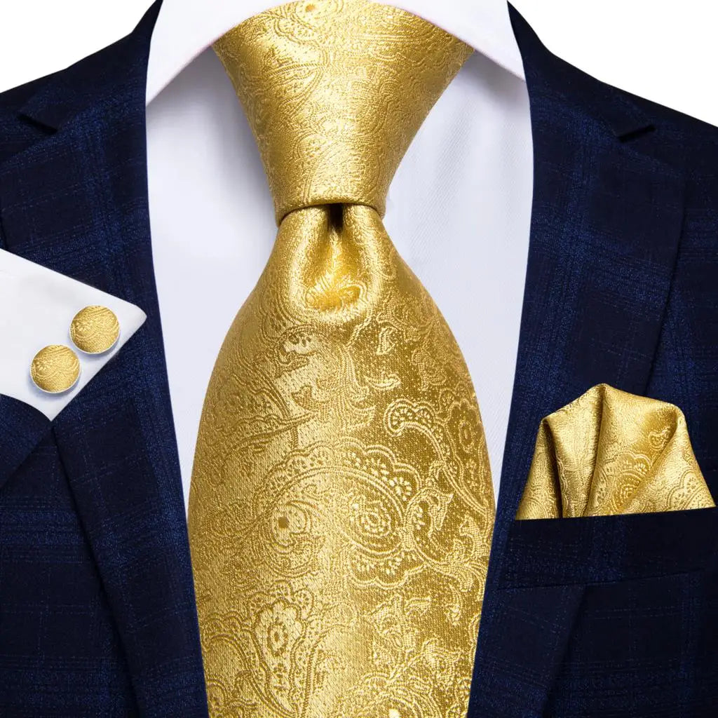 Men's Black Silk Paisley Tie for Travel-Friendly Style