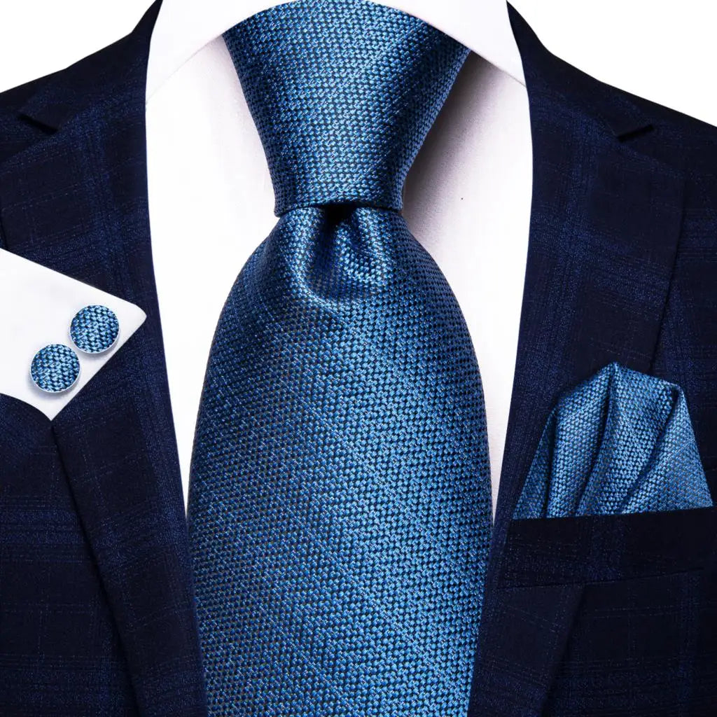 Men's Black Silk Paisley Tie for Travel-Friendly Style