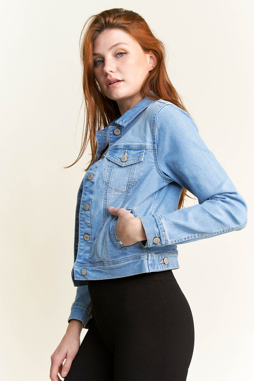 women's light blue denim jacket for casual outfits