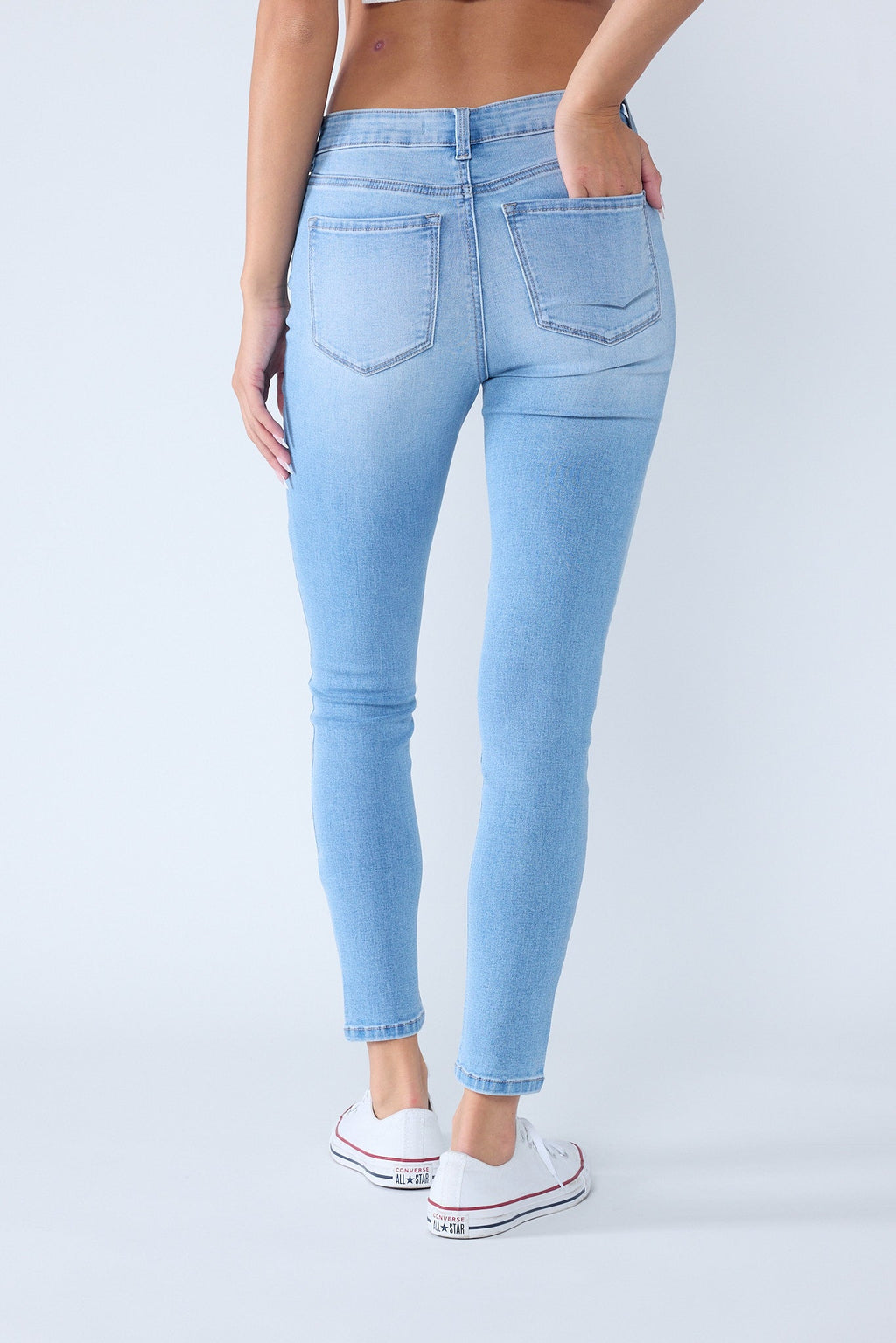 women's light blue skinny pants jeans for a casual style
