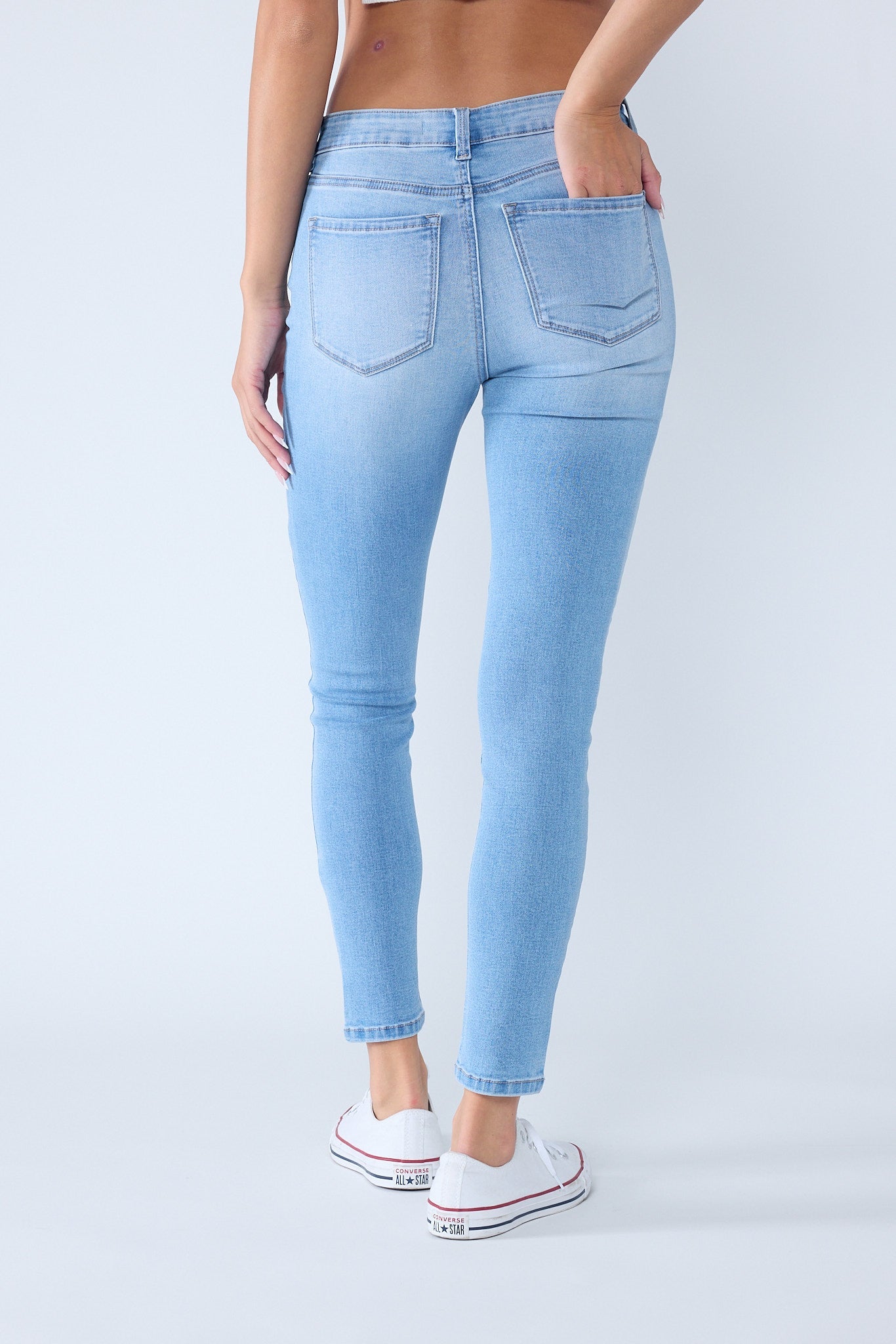 women's light blue skinny pants jeans for a casual style