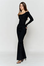 Women's black wide-leg jeans, stylish for casual outings