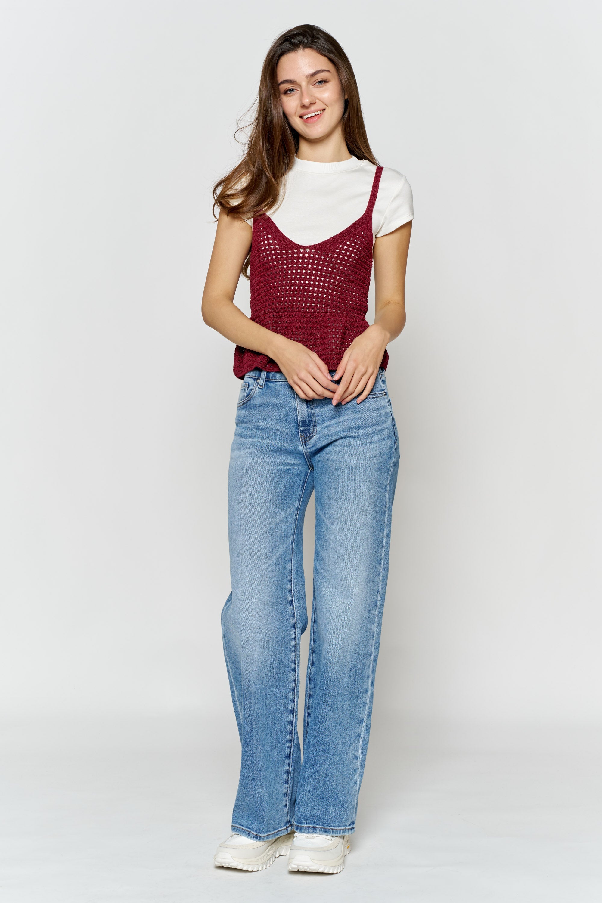 Women's wide-leg jeans in light blue denim, casual everyday wear