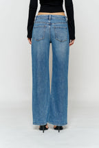 Women's blue wide-leg jeans, comfortable fit for casual outings