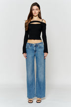 Women's wide-leg jeans in light blue, casual everyday wear